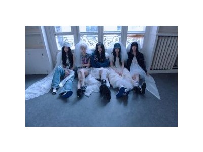 아일릿 마법 소녀 콘셉트로 뜨거운 반응