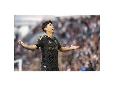 손흥민 월드컵 끝나자마자 골 터뜨리자 팬들 환호