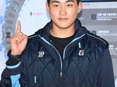 롯데 김태현 대만 스프링캠프서 박세웅 슬라이더 배우고 싶다며 희망