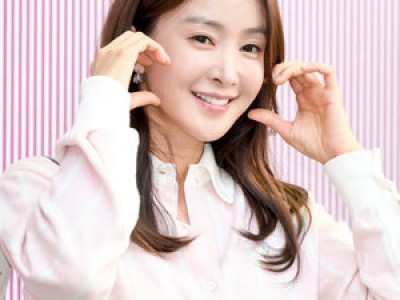이시영 둘째 성별 공개에 팬들 관심 폭발